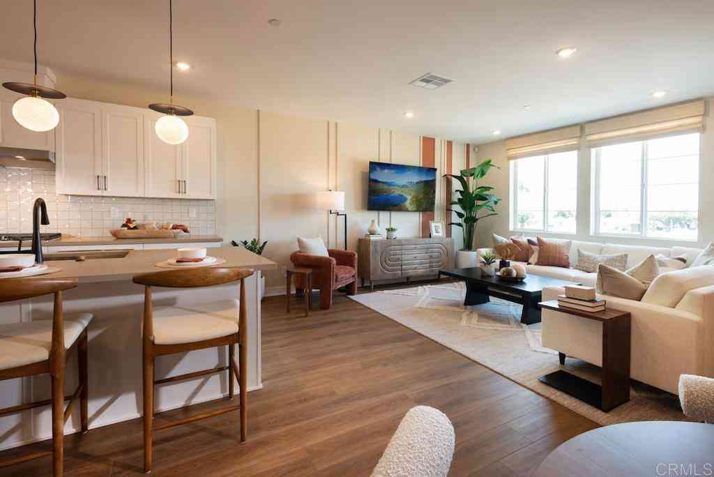 Condo For Sale - 511 Avenida Centro #103<br/> San Diego County, Chula Vista, CA 91910