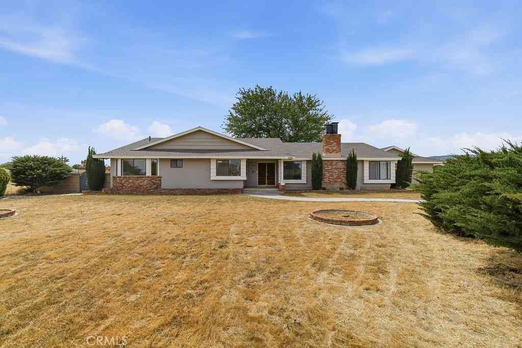 Homes For Sale - 2350 W Avenue M8<br/> Los Angeles County, Palmdale, CA 93551