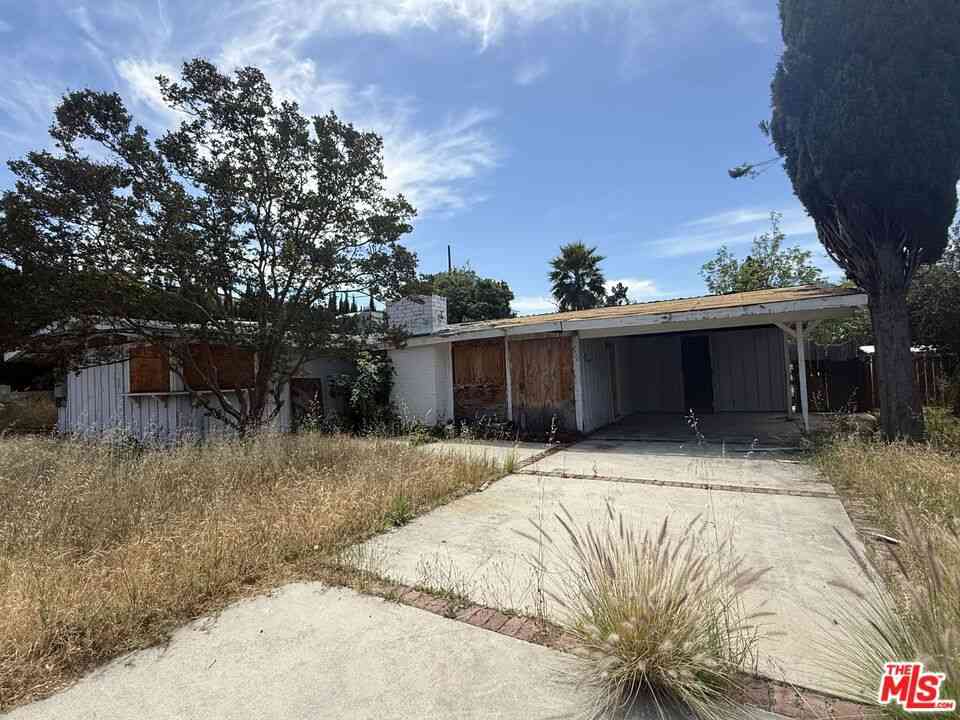 Homes For Sale - 7716 Grove Street<br/> Los Angeles County, Tujunga, CA 91042
