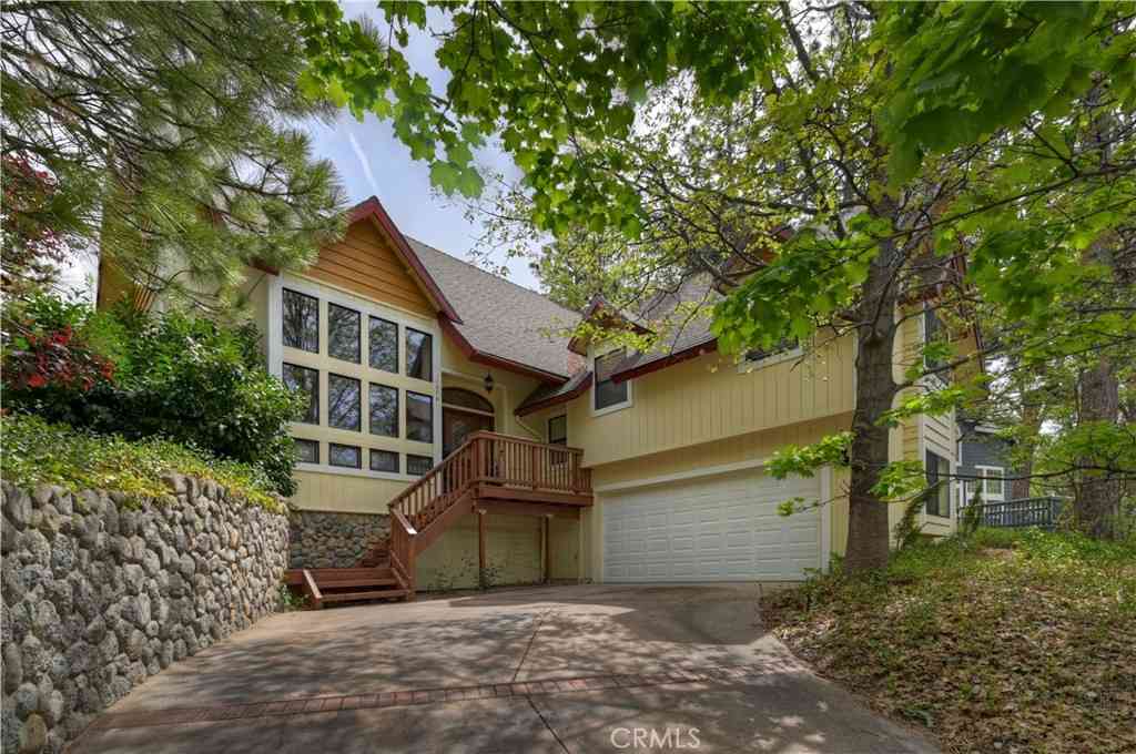 Homes For Sale - 1078 Sandalwood<br/> San Bernardino County, Lake Arrowhead, CA 92352