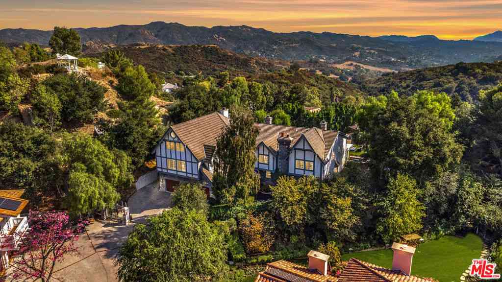 Homes For Sale - 21128 Bellini Drive<br/> Los Angeles County, Topanga, CA 90290