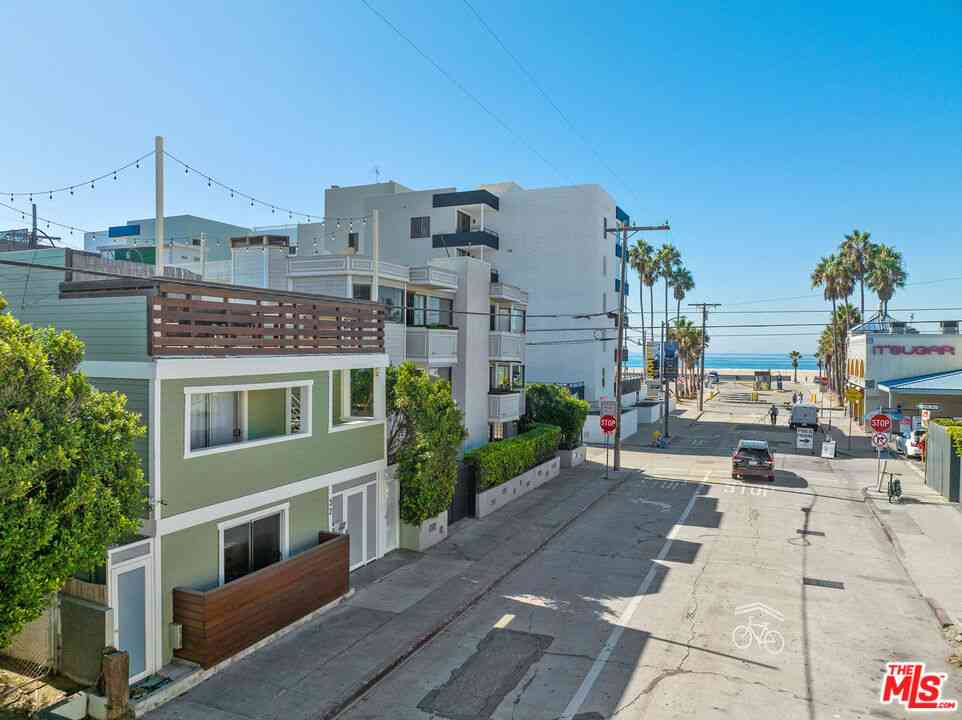 Homes For Sale - 32 N Venice Boulevard<br/> Los Angeles County, Venice, CA 90291