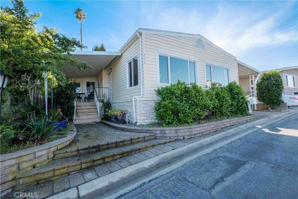 Mobile Home For Sale - 2550 Pacific Coast Hwy #206<br/> Los Angeles County, Torrance, CA 90505
