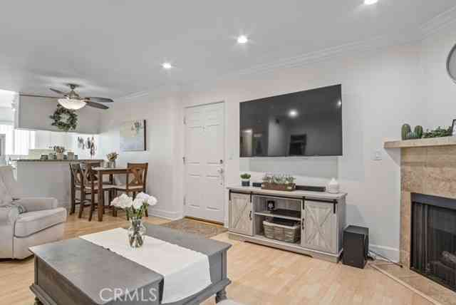 Condo For Sale - 7035 Woodley Avenue #203<br/> Los Angeles County, Van Nuys, CA 91406