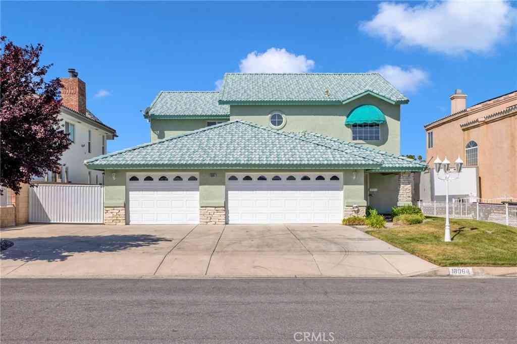Homes For Sale - 18064 Mariner<br/> San Bernardino County, Victorville, CA 92395