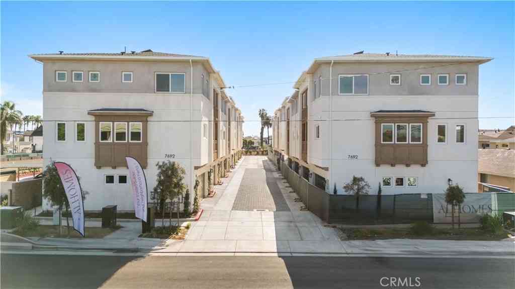 Townhouse For Sale - 7692 9th Street #107<br/> Buena Park, CA 90621