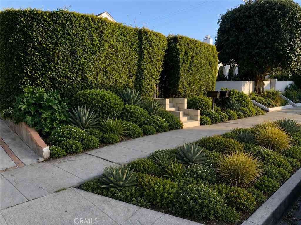 Multifamily For Sale - 716 N Sierra Bonita Avenue<br/> Los Angeles County, Los Angeles, CA 90046