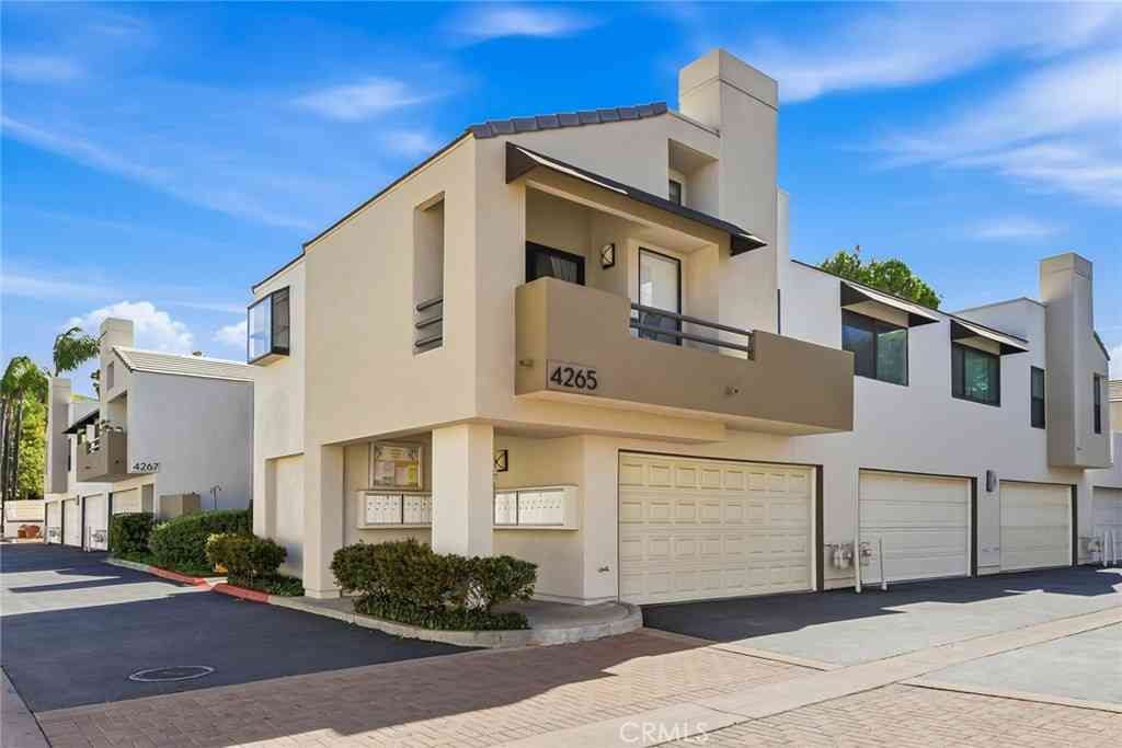 Condo For Sale - 4265 Las Virgenes<br/> Los Angeles County, Calabasas, CA 91302
