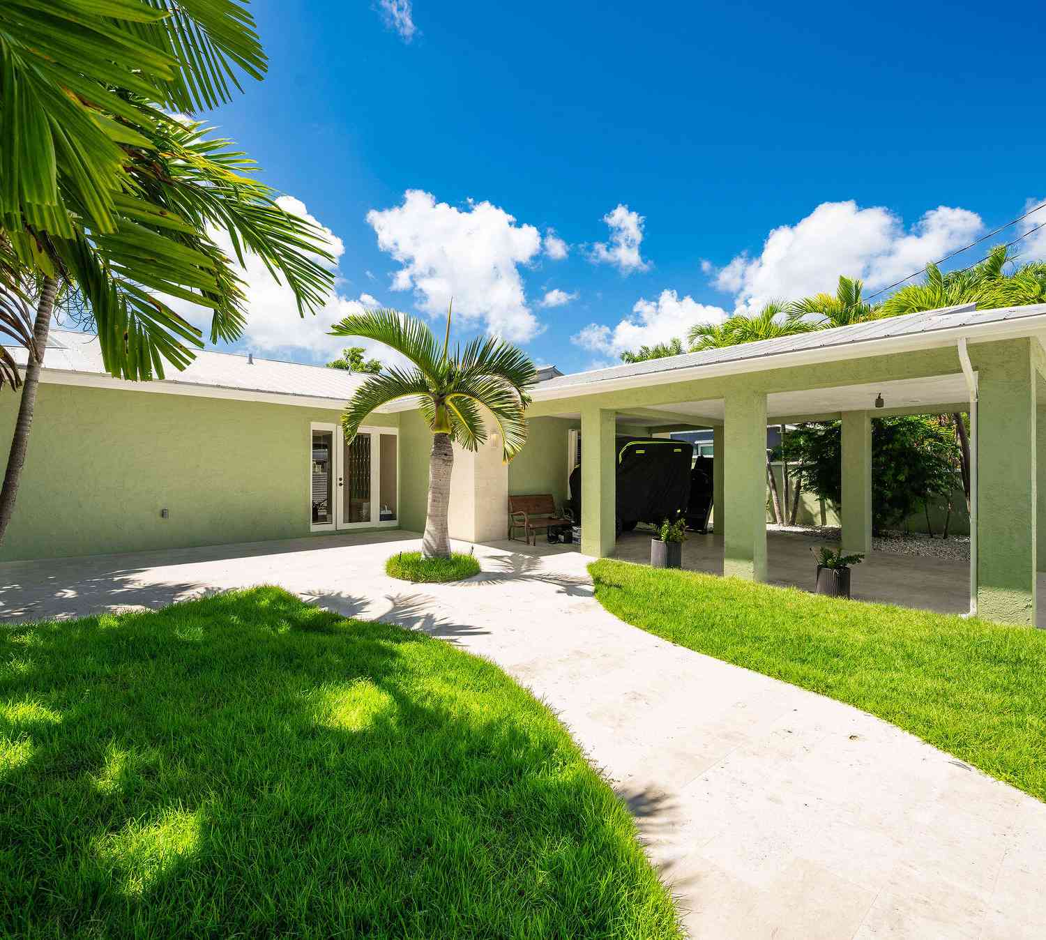 Homes For Sale - 3206 Riviera Drive DRIVE<br/> Monroe County, KEY WEST, FL 33040