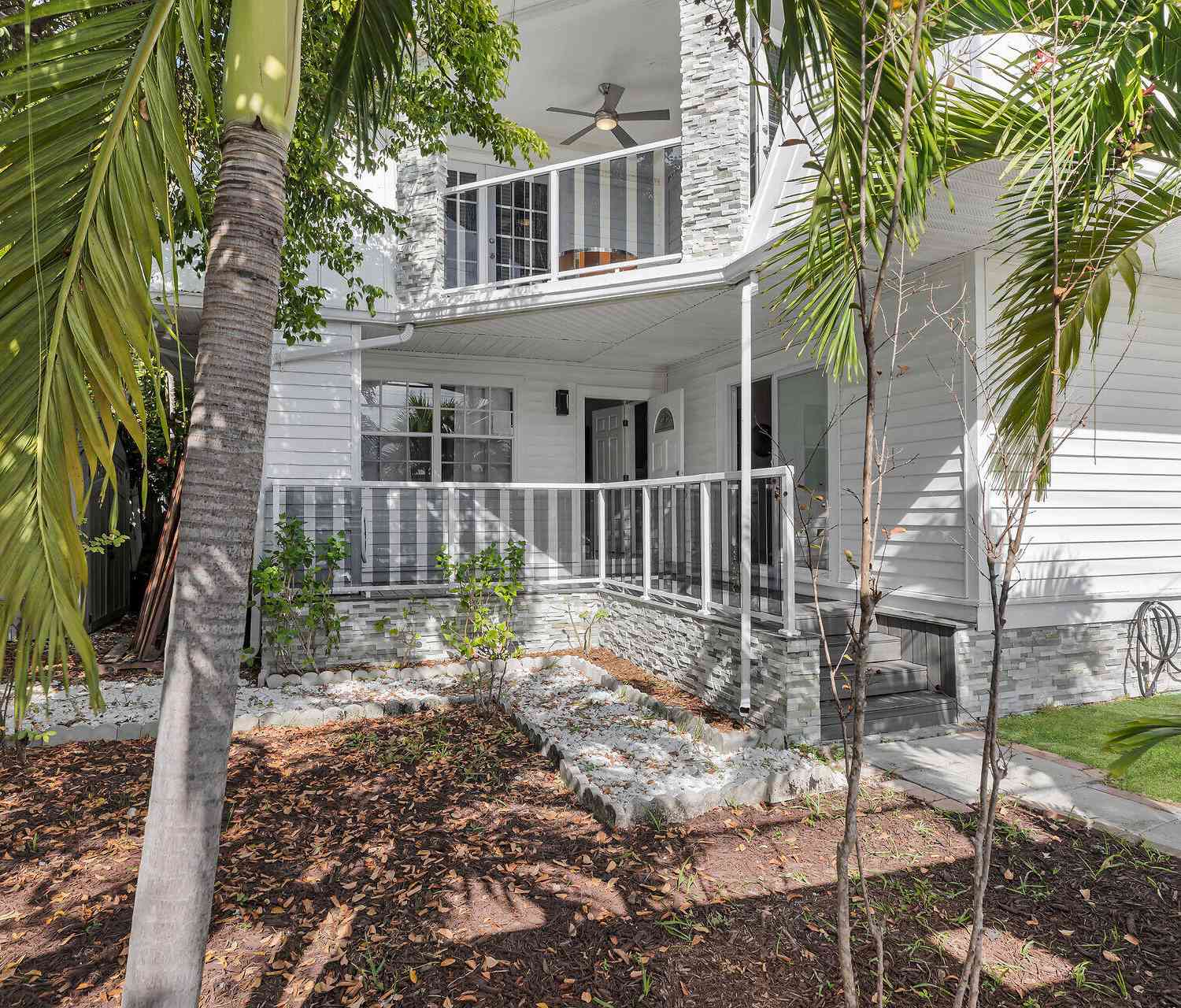 Homes For Sale - 3205 Pearl Avenue AVENUE<br/> KEY WEST, FL 33040
