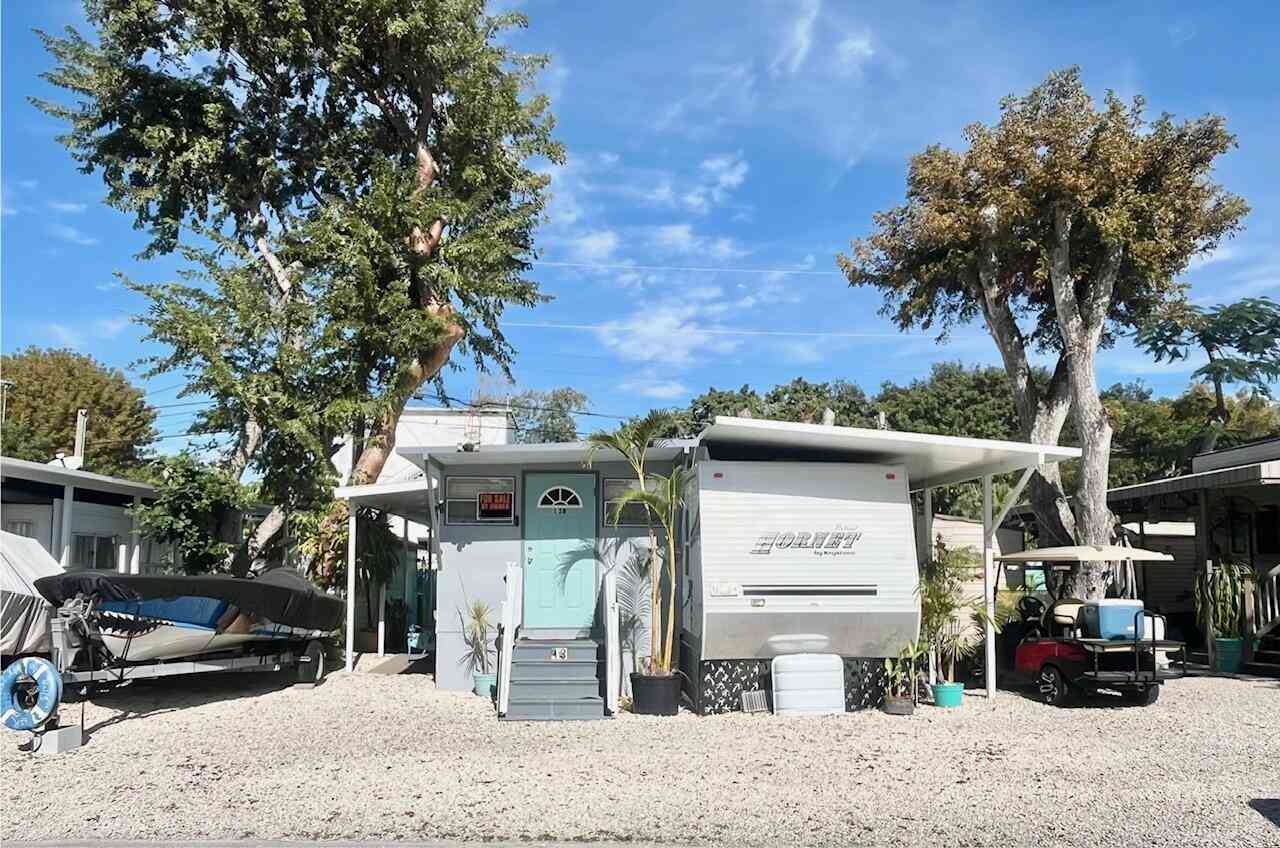 Mobile Home For Sale - 101620 Overseas Highway HIGHWAY #13N<br/> Monroe County, KEY LARGO, FL 33037