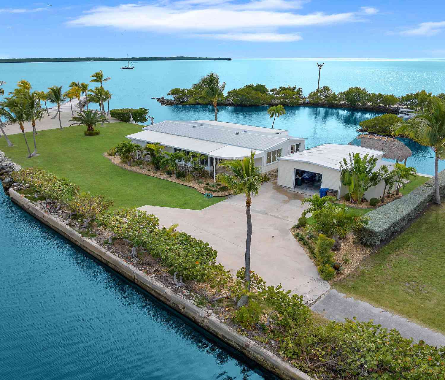 Homes For Sale - 76 Ocean Drive DRIVE<br/> KEY LARGO, FL 33037