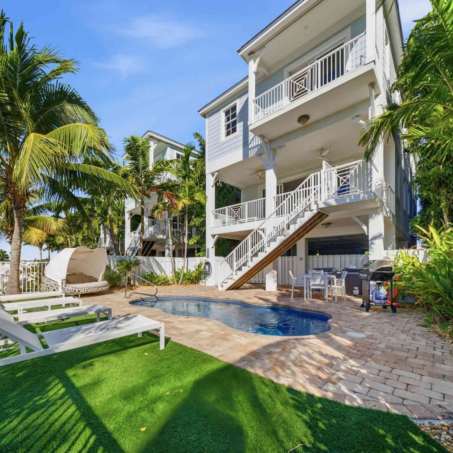Homes For Sale - 11890 1st Ave Gulf #2<br/> MARATHON, FL 33050