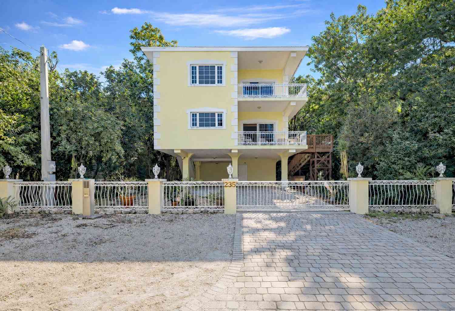 Homes For Sale - 235 Buttonwood Shores Drive DRIVE<br/> KEY LARGO, FL 33037