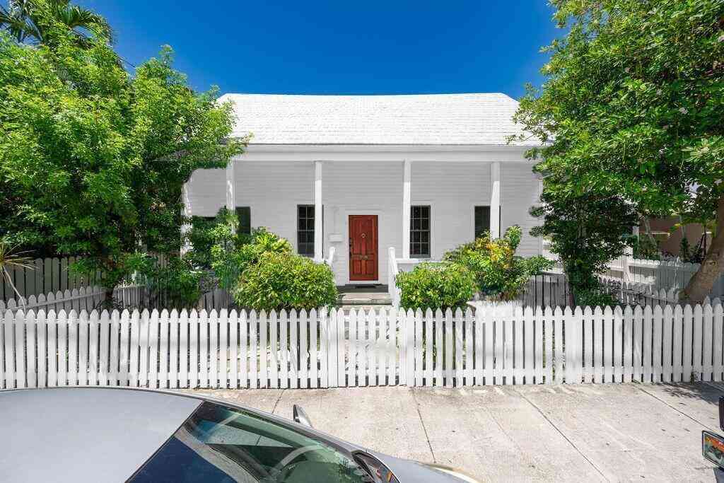 Homes For Sale - 818 Elizabeth Street STREET #FRONT<br/> KEY WEST, FL 33040