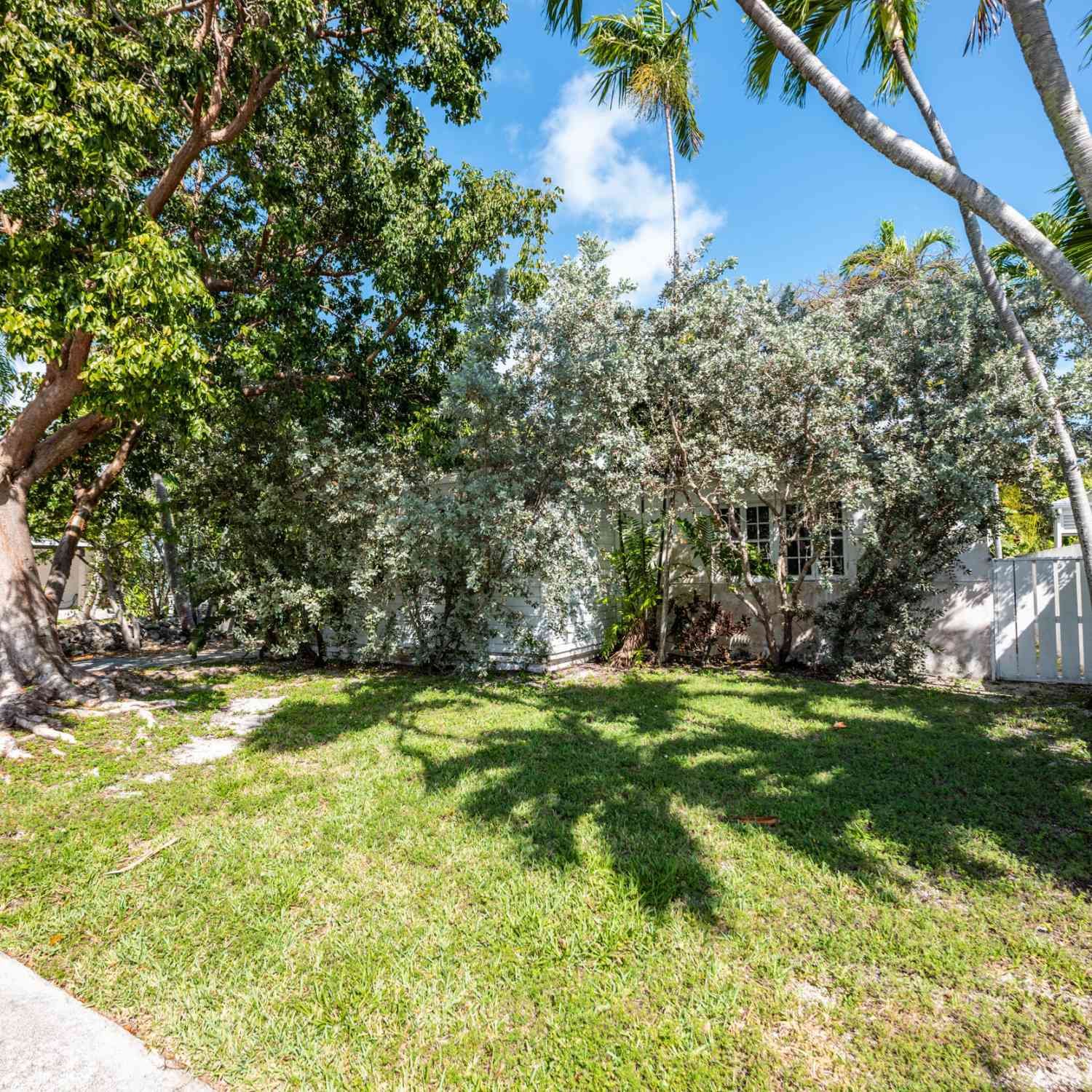 Homes For Sale - 3711 Eagle Avenue AVENUE<br/> KEY WEST, FL 33040