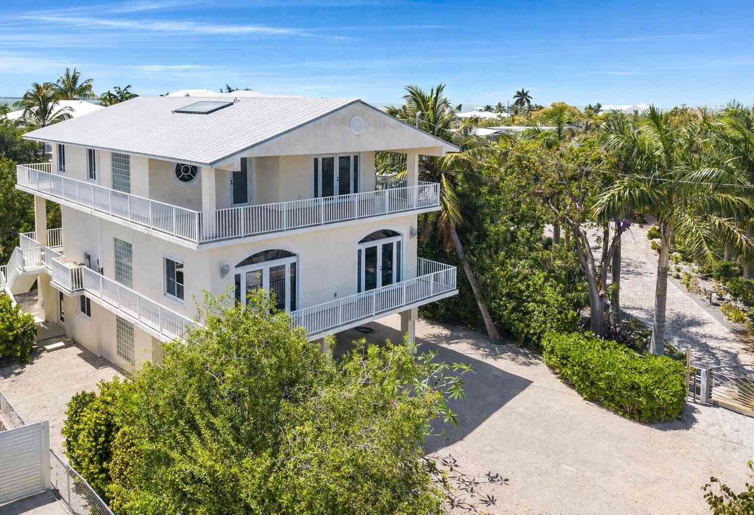 Homes For Sale - 247 Apache Street STREET<br/> Tavernier, FL 33036