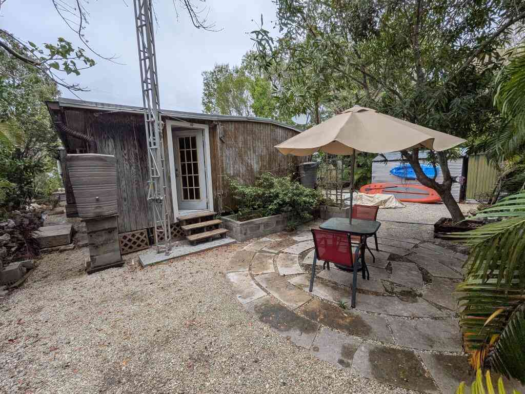 Mobile Home For Sale - 265 Lee Avenue AVENUE<br/> Monroe County, KEY LARGO, FL 33037