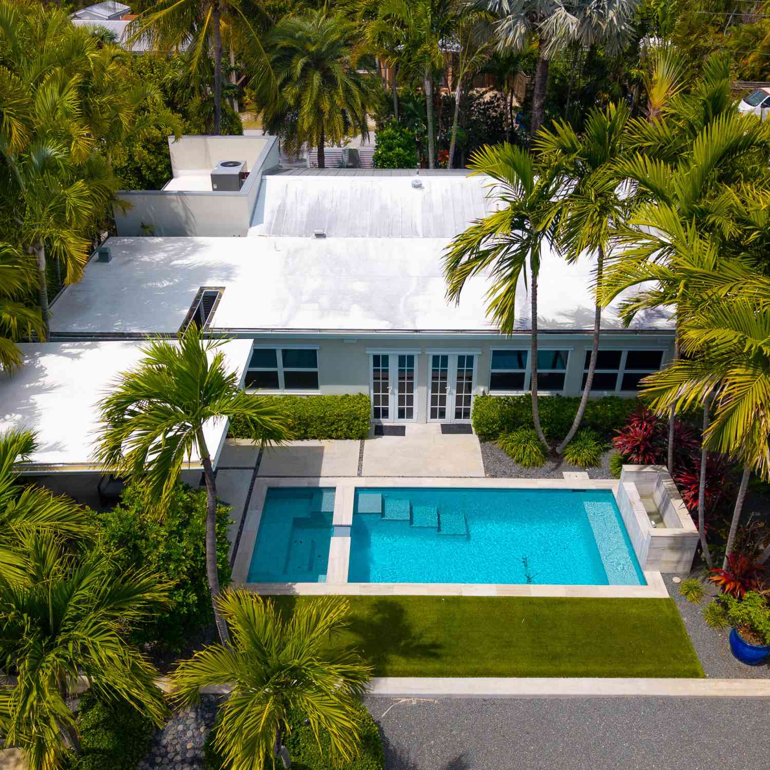 Homes For Sale - 2412 Linda Avenue AVENUE<br/> Monroe County, KEY WEST, FL 33040