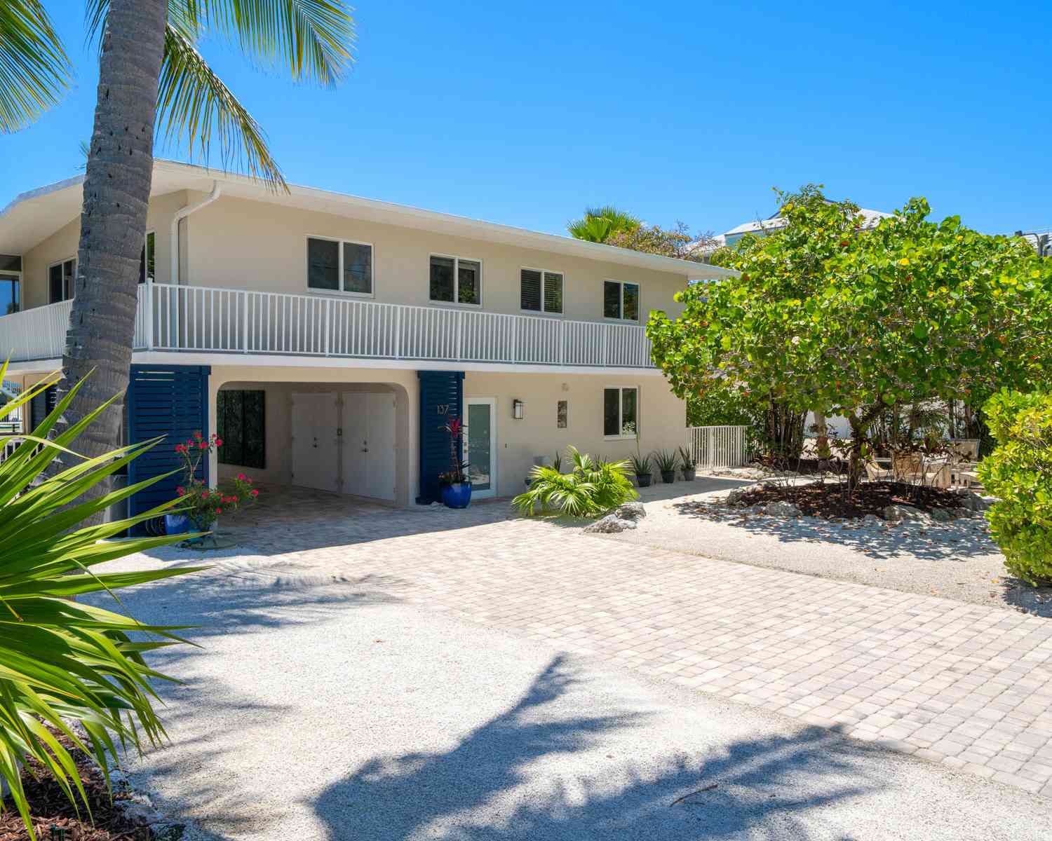 Homes For Sale - 137 Cortez Drive DRIVE<br/> Monroe County, Islamorada, FL 33036