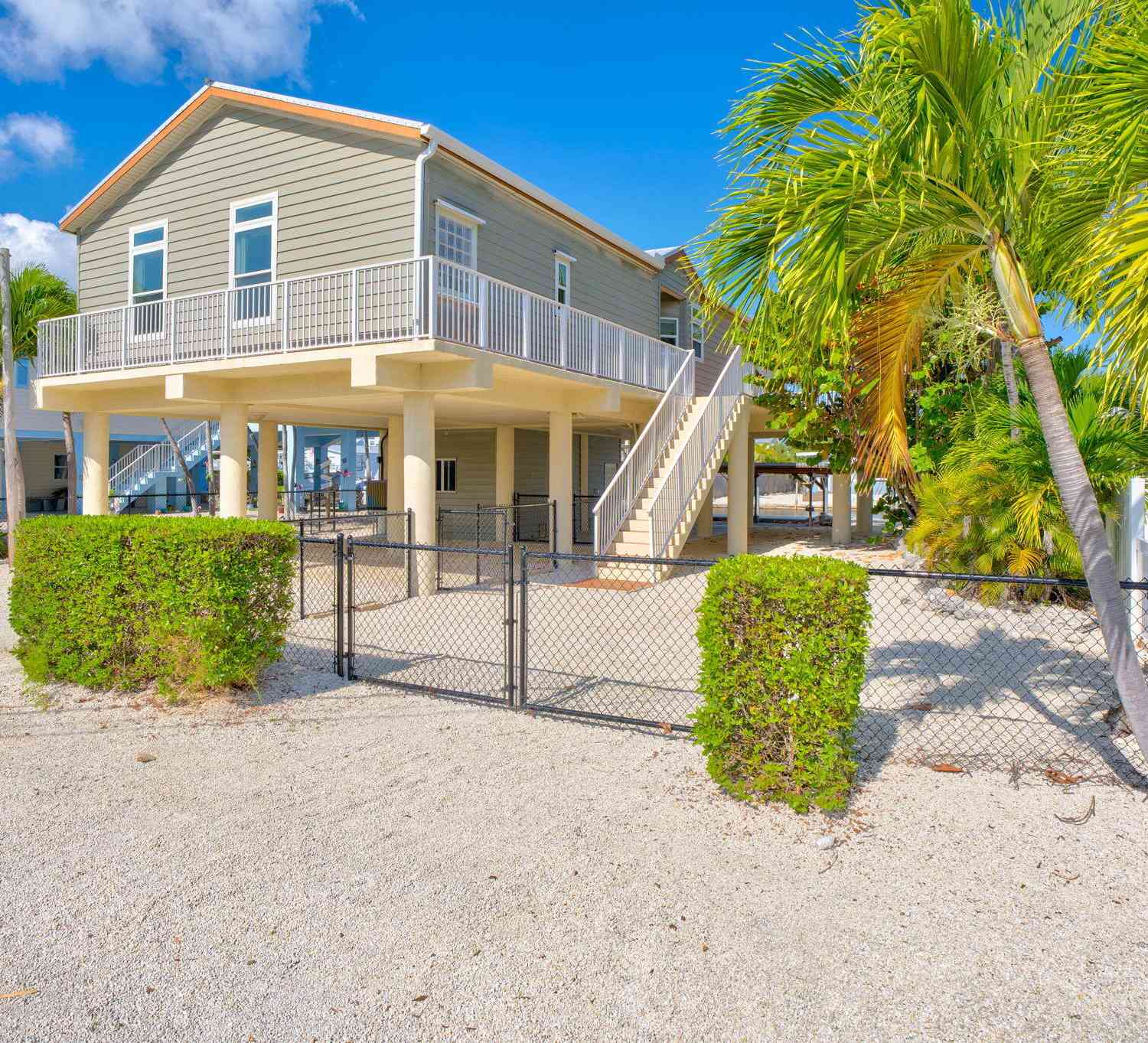 Homes For Sale - 116 Long Key Road ROAD<br/> Monroe County, KEY LARGO, FL 33037