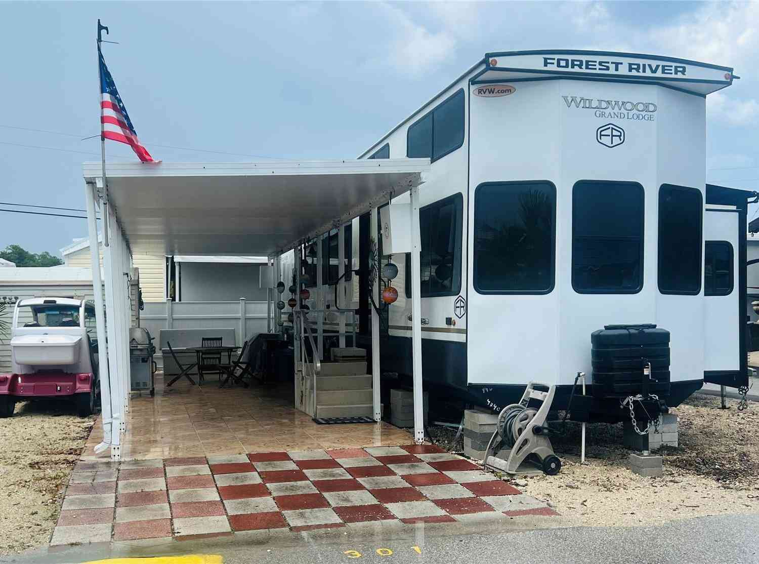 Mobile Home For Sale - 325 Calusa Street STREET # 301<br/> Monroe County, KEY LARGO, FL 33037