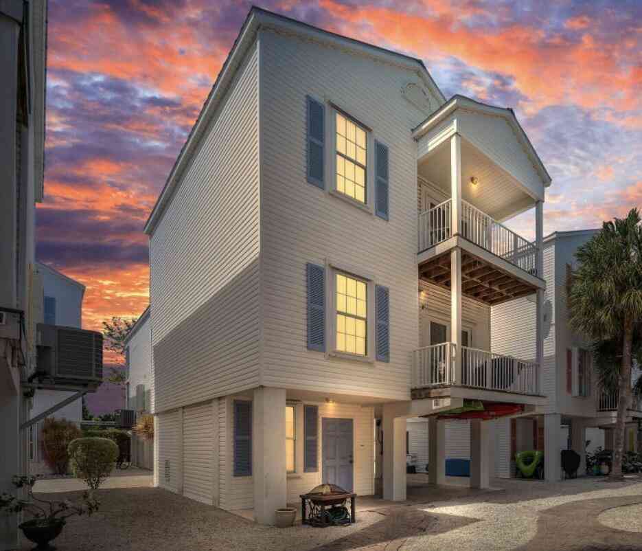 Condo For Sale - 325 25th Street STREET<br/> MARATHON, FL 33050