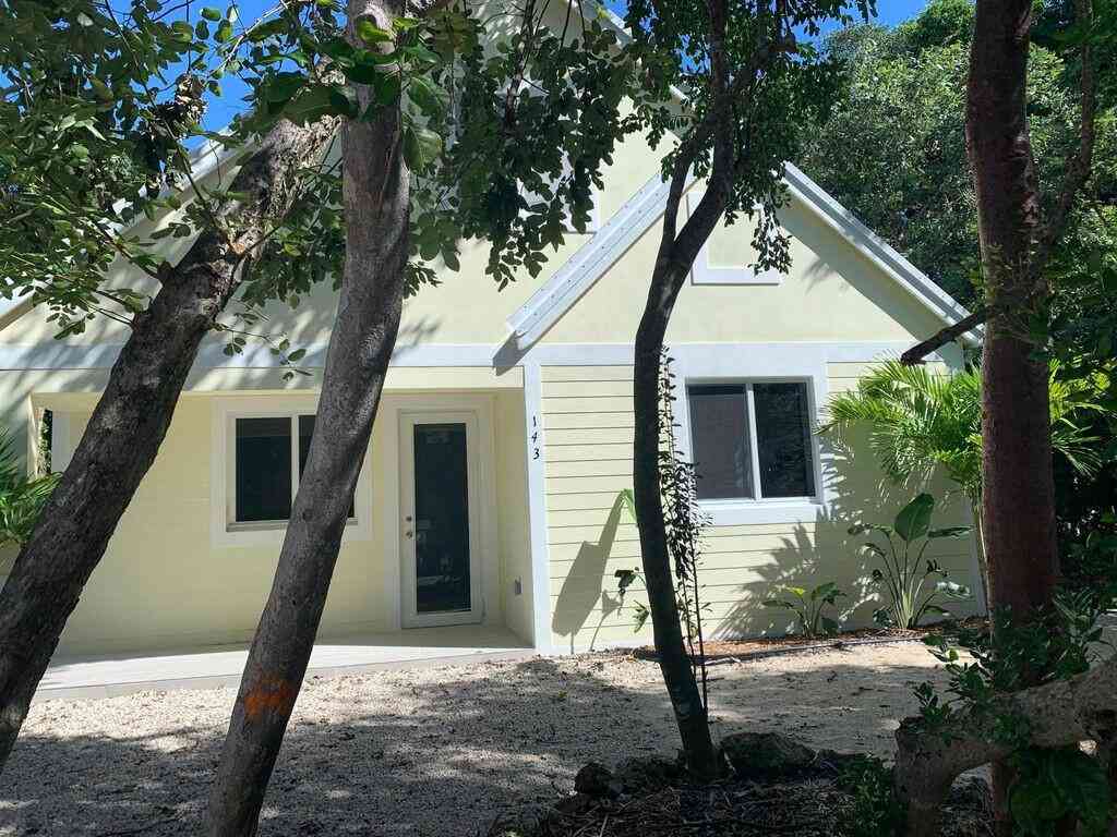 Homes For Sale - 143 N Hammock Road ROAD<br/> Islamorada, FL 33036