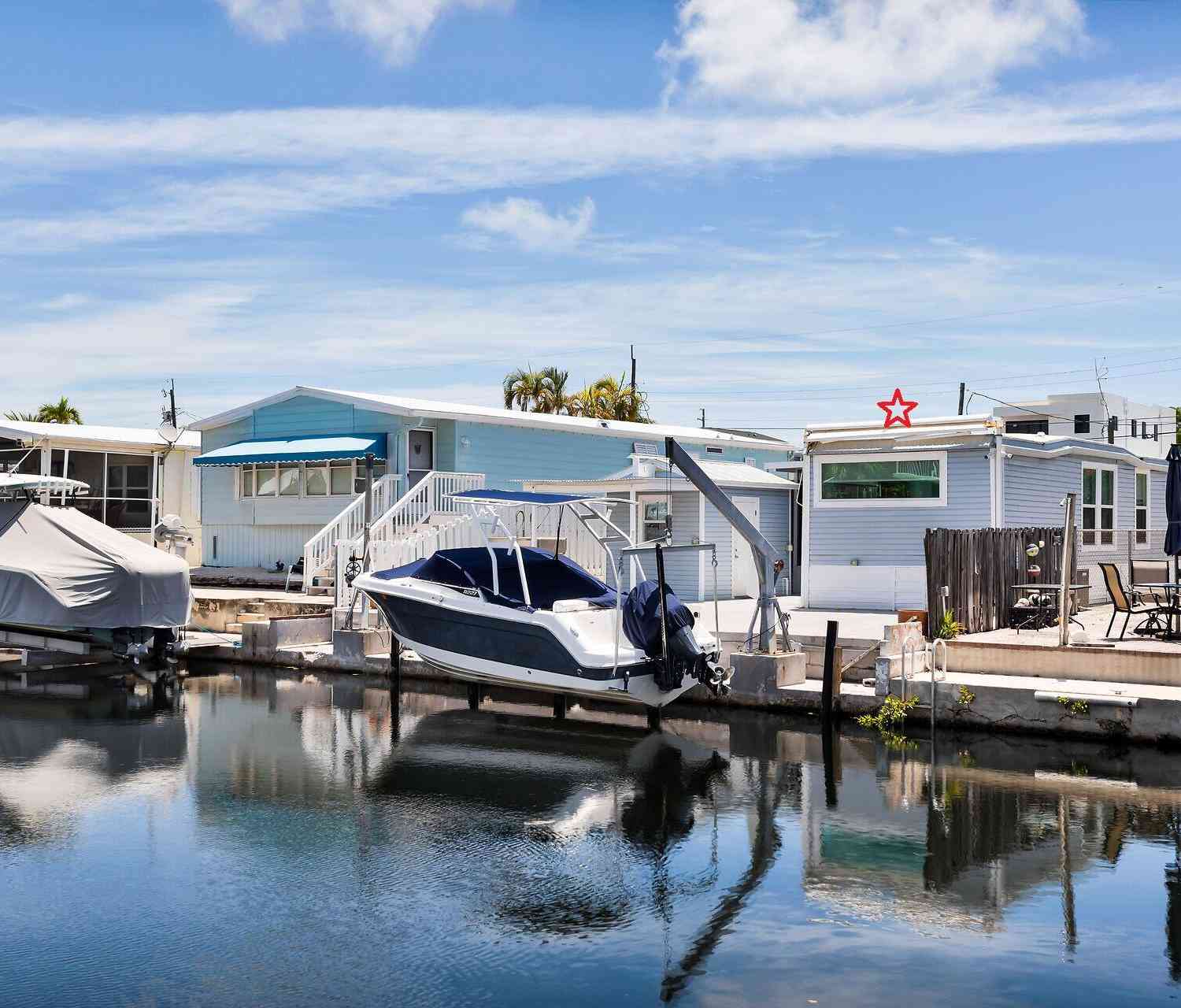 Mobile Home For Sale - 1503 Aqueduct Lane LANE<br/> Monroe County, KEY LARGO, FL 33037