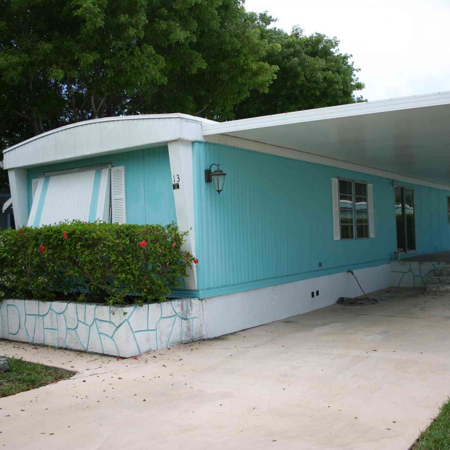 Mobile Home For Sale - 13 Old State Road ROAD<br/> Monroe County, KEY LARGO, FL 33037