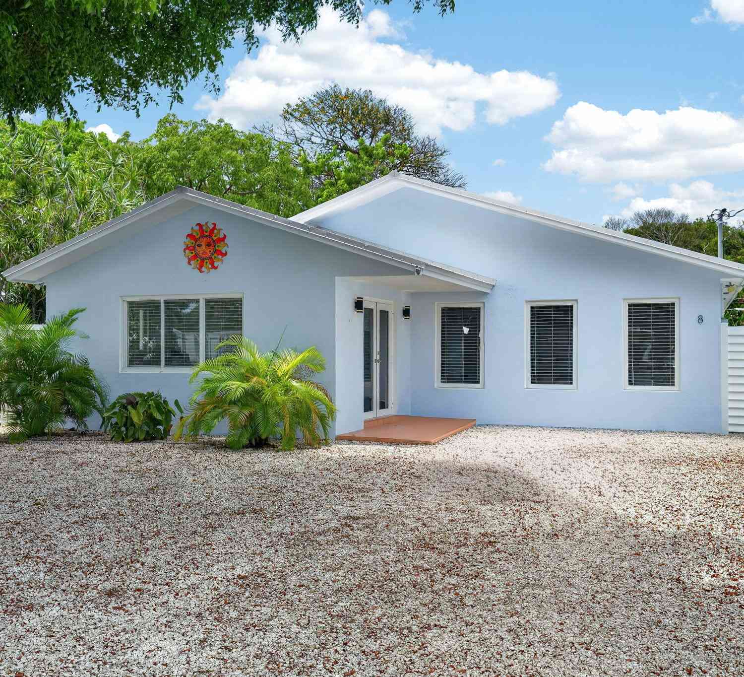 Homes For Sale - 8 N End Road ROAD<br/> KEY LARGO, FL 33037