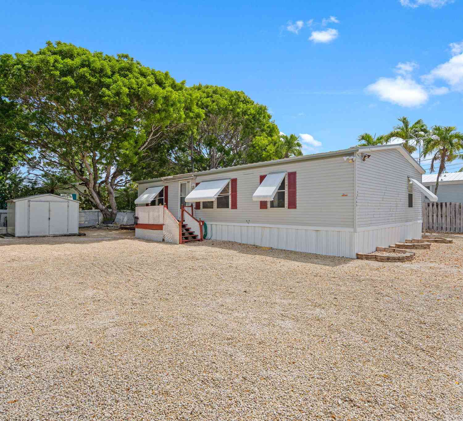 Mobile Home For Sale - 268 King Avenue AVENUE<br/> Monroe County, KEY LARGO, FL 33037