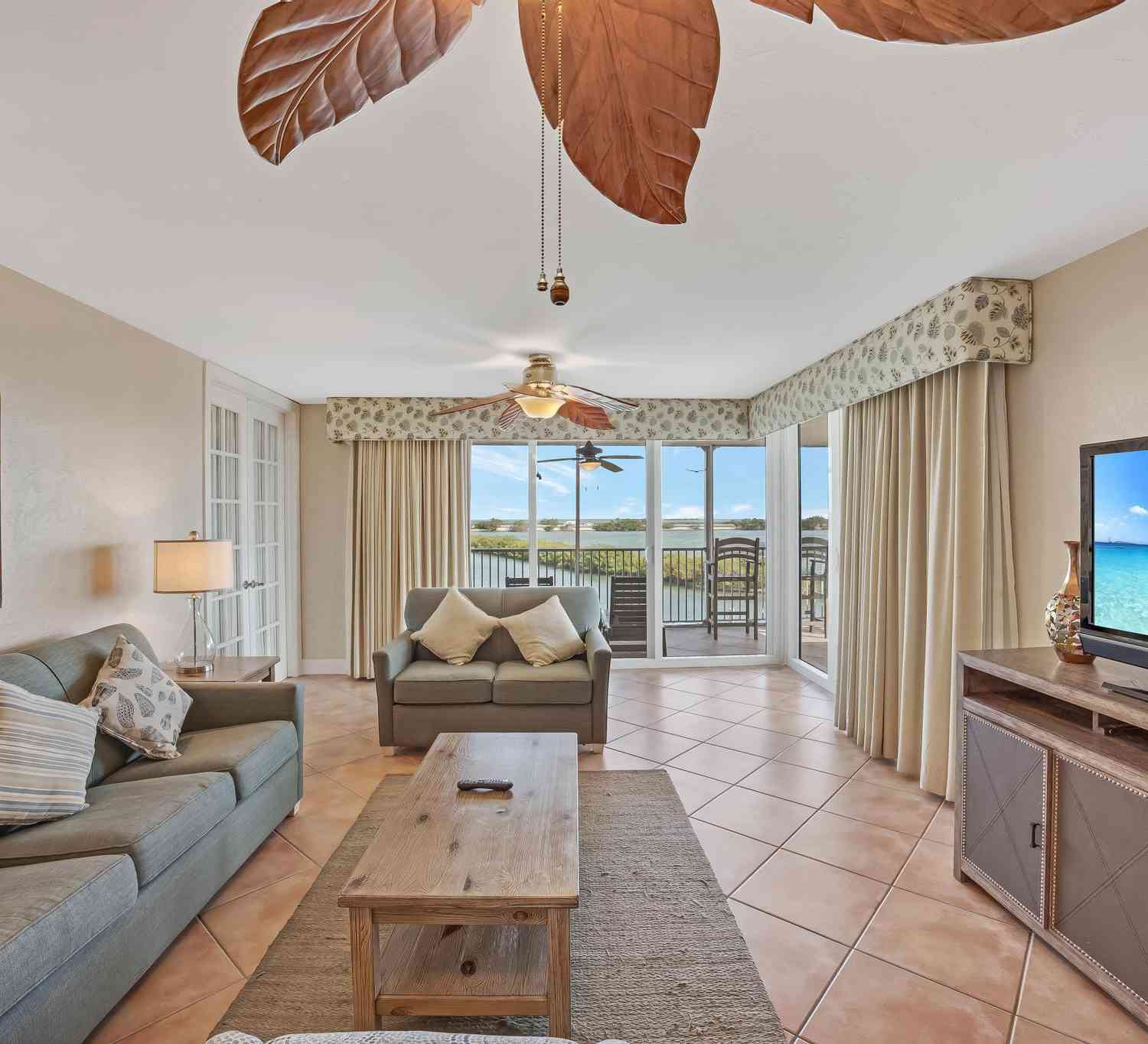 Condo For Sale - 4303 Marina Villas Drive DRIVE<br/> Duck Key, FL 33050