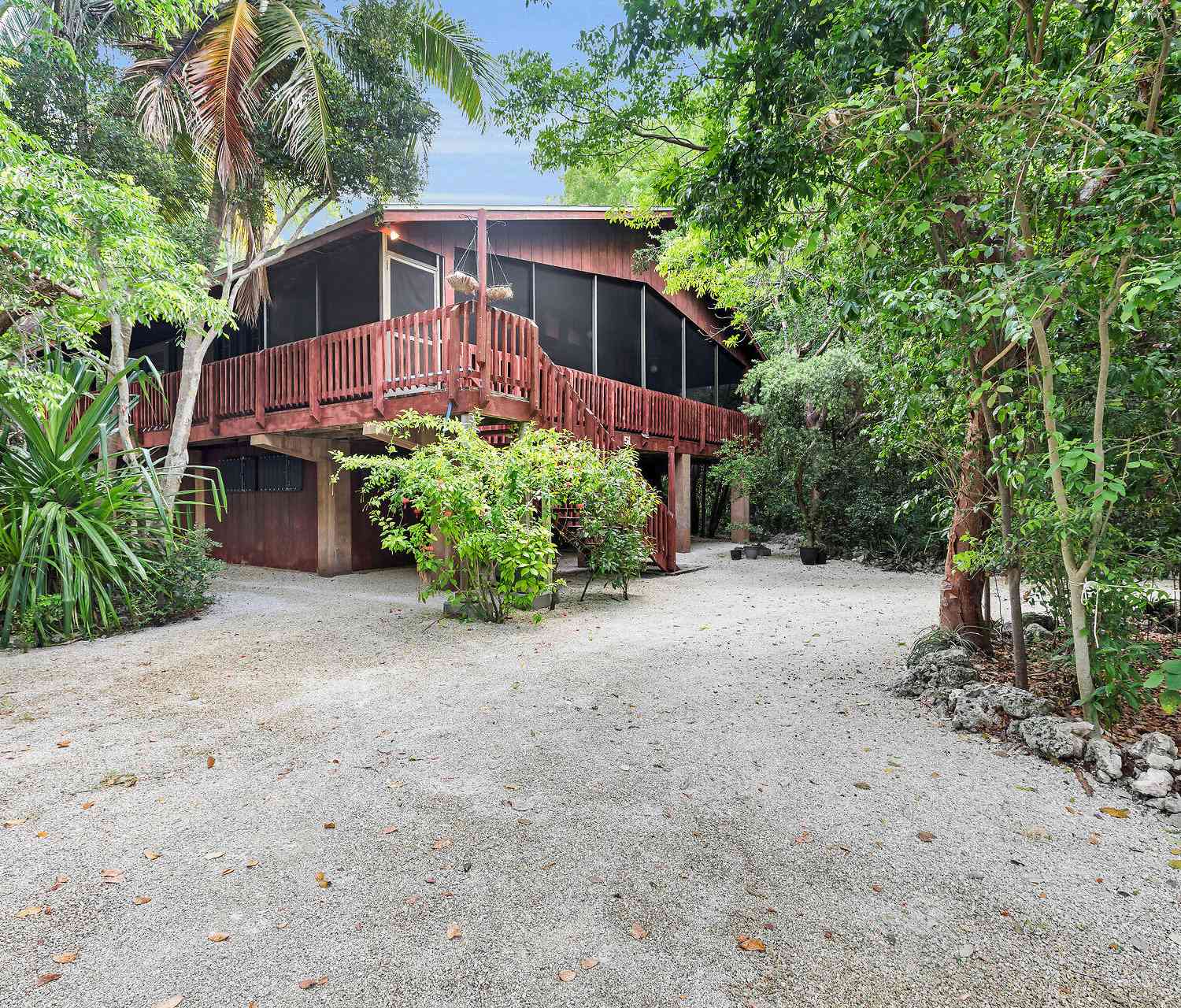Homes For Sale - 51 N Bay Harbor Drive DRIVE<br/> KEY LARGO, FL 33037