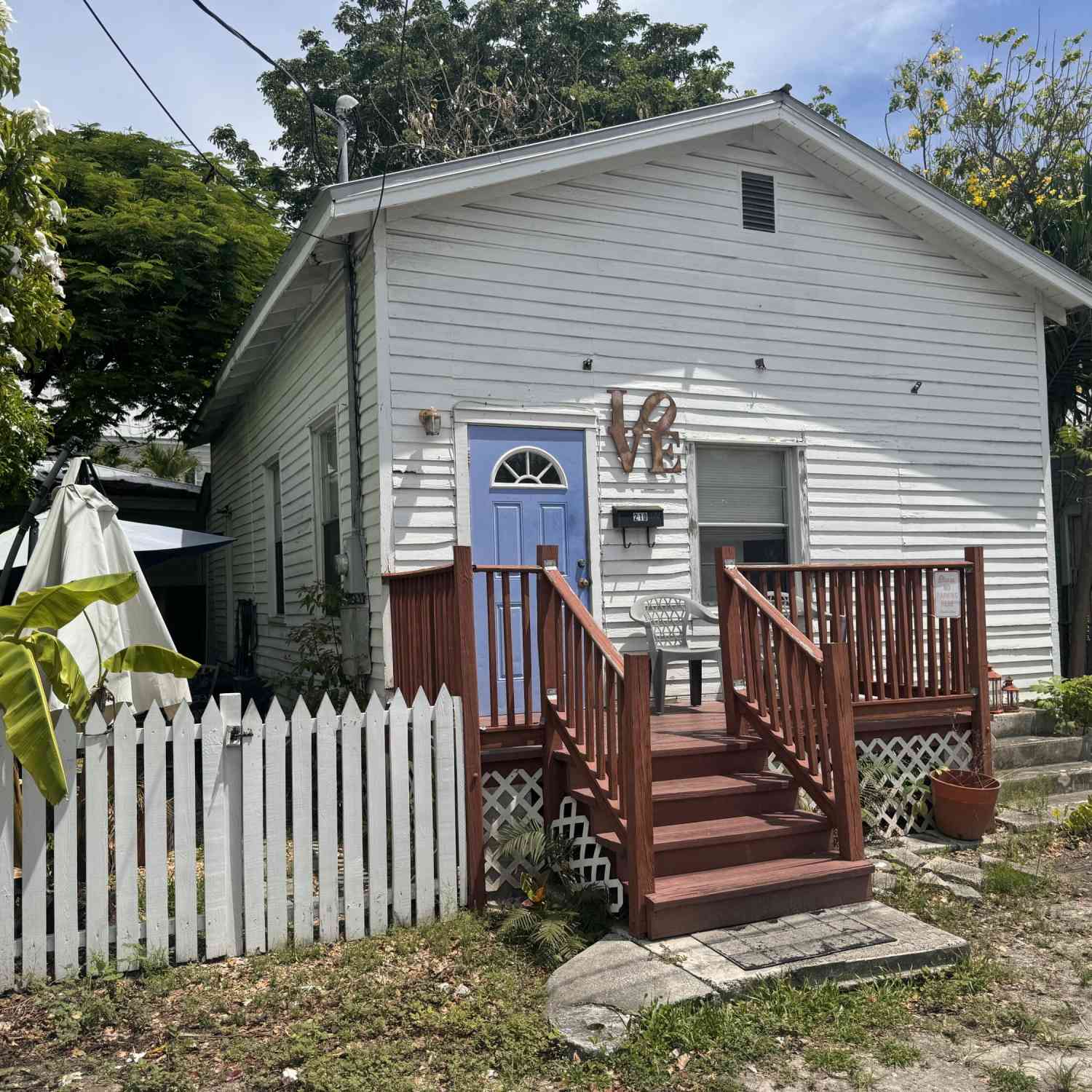Homes For Sale - 210 Angela Street STREET<br/> KEY WEST, FL 33040