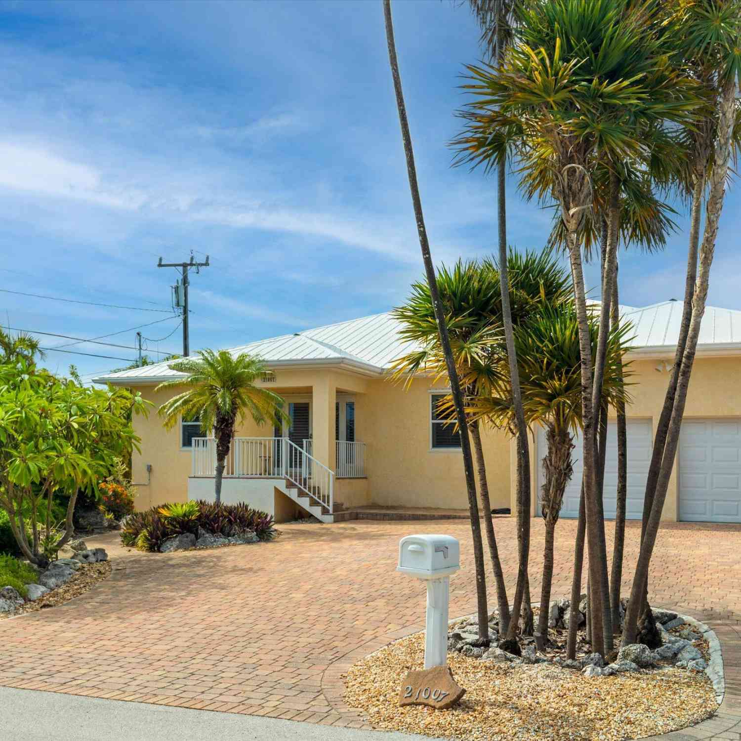 Homes For Sale - 21007 4th Avenue AVENUE<br/> Monroe County, Cudjoe Key, FL 33042
