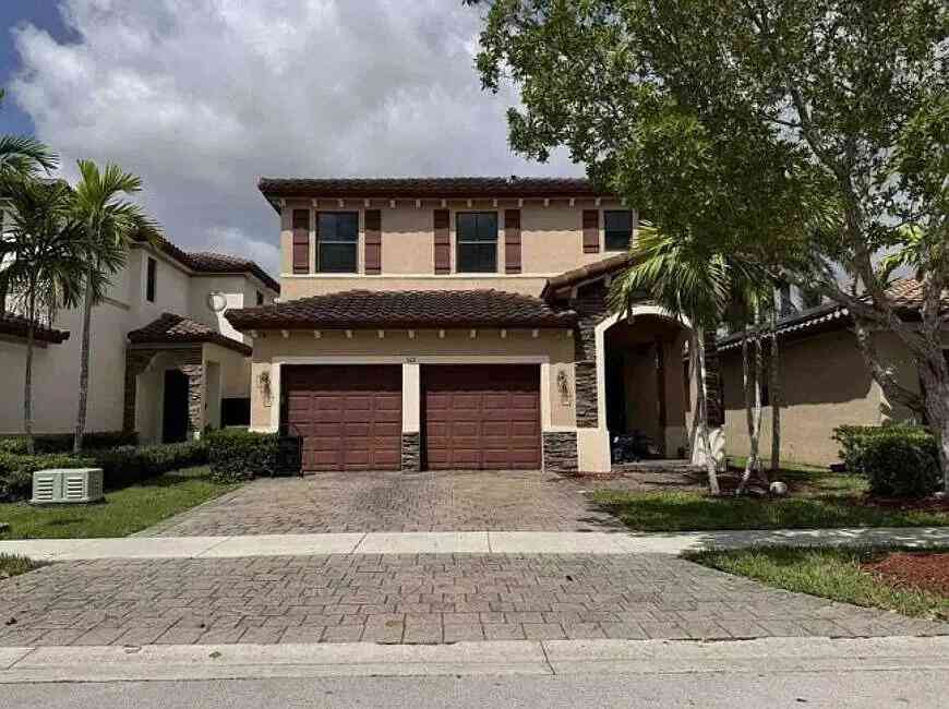 Homes For Sale - 512 SE 33rd Terrace TERRACE<br/> Homestead, FL 33034