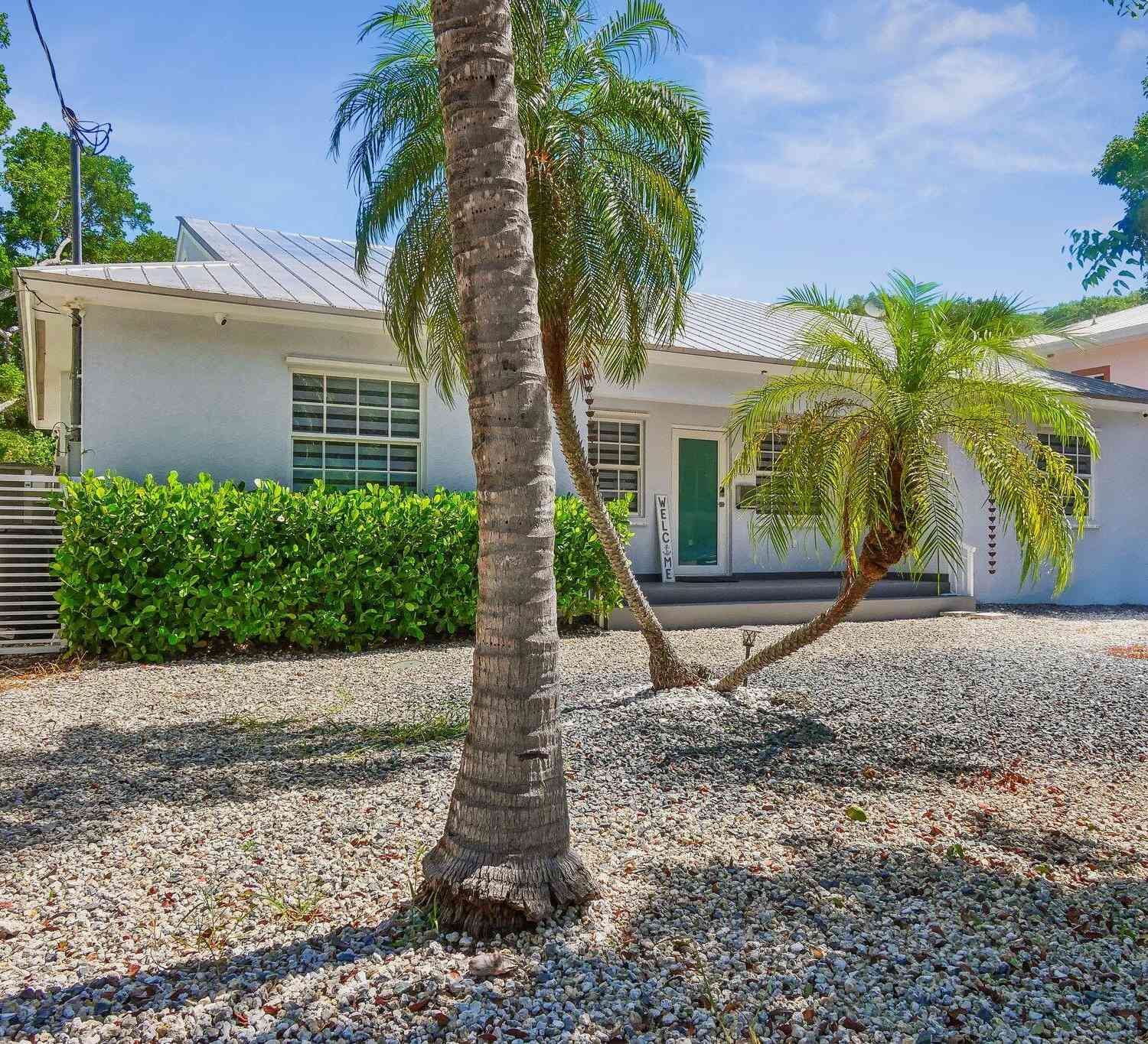 Homes For Sale - 119 Peace Avenue AVENUE<br/> Tavernier, FL 33070