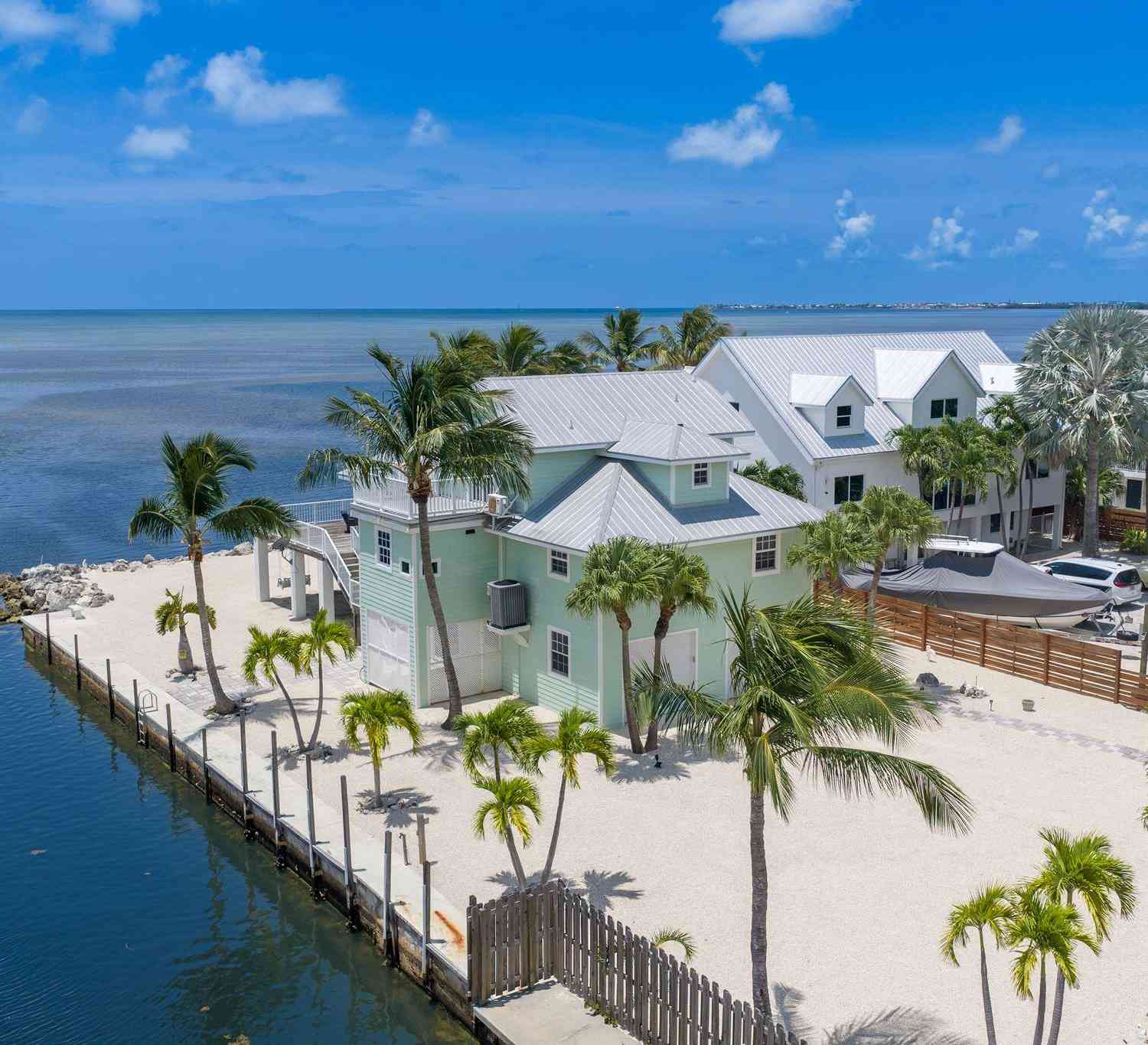Homes For Sale - 996 97th Street Ocean<br/> MARATHON, FL 33050
