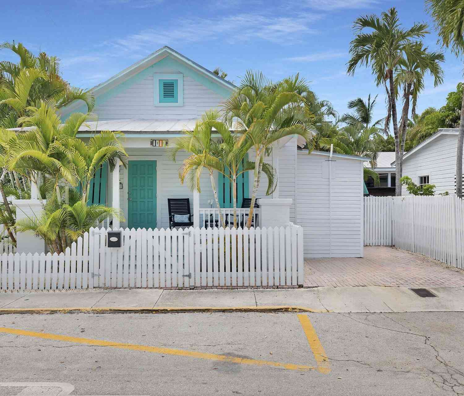 Homes For Sale - 1017 Thomas Street STREET<br/> KEY WEST, FL 33040