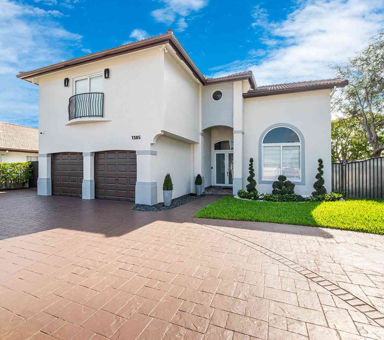 Homes For Sale - 1385 SW 143rd Court COURT<br/> Homestead, FL 00000