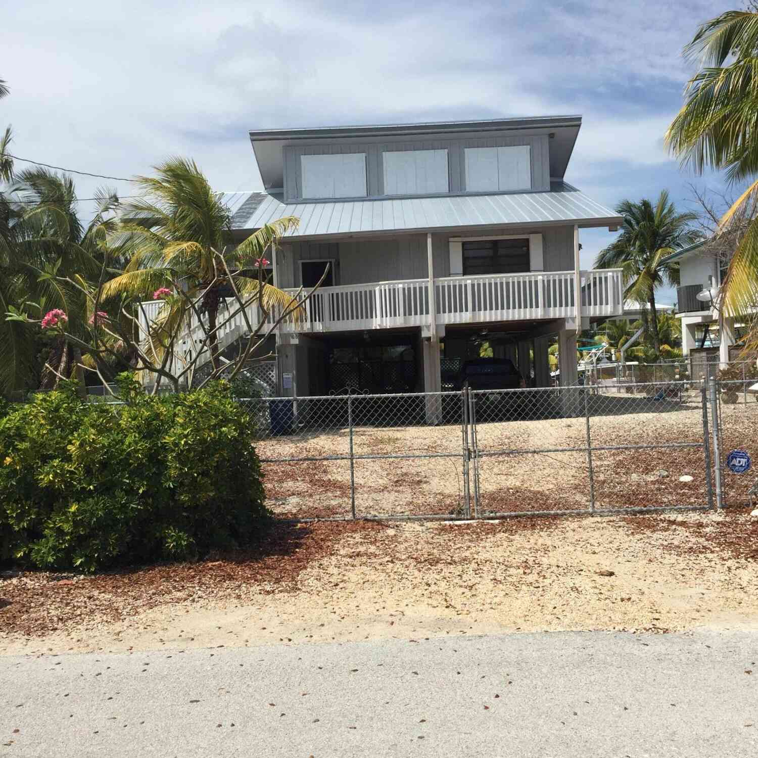 Homes For Sale - 100 3rd Lane LANE<br/> Monroe County, KEY LARGO, FL 33037