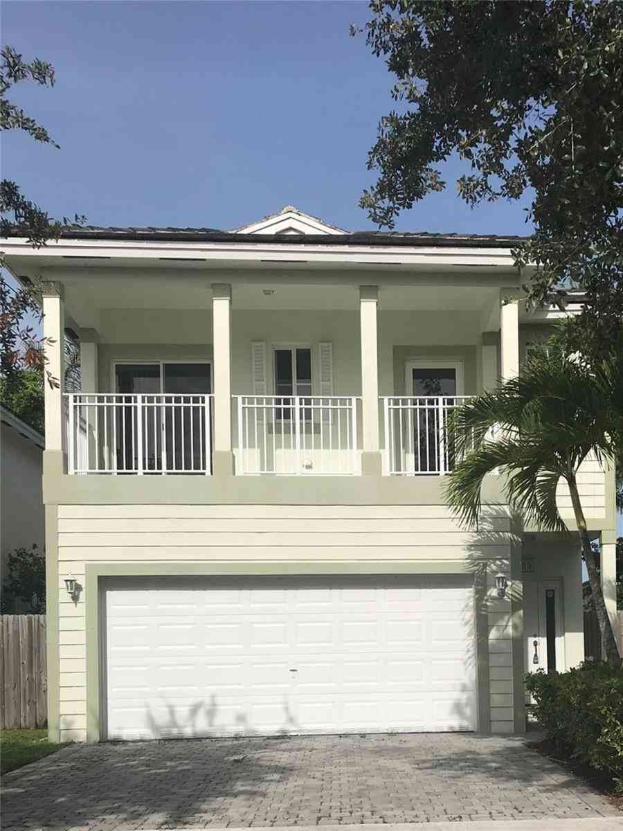 Homes For Sale - 389 NE 32nd Terrace TERRACE<br/> Homestead, FL 33034