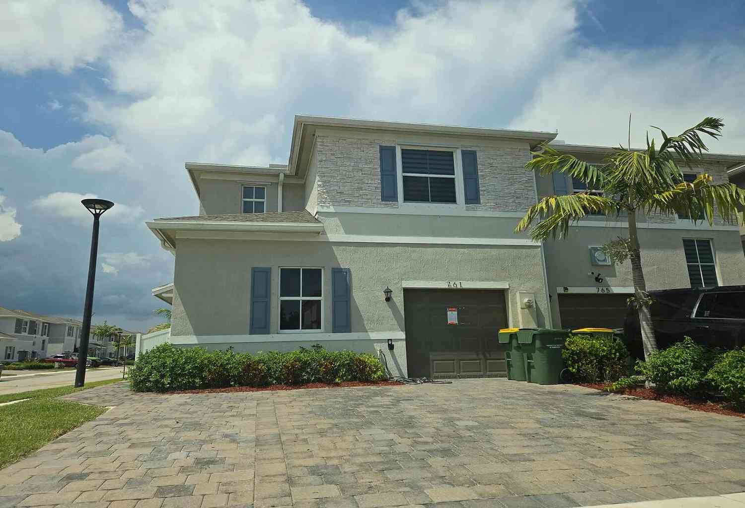 Condo For Sale - 761 SE 19th Street STREET<br/> Homestead, FL 33034