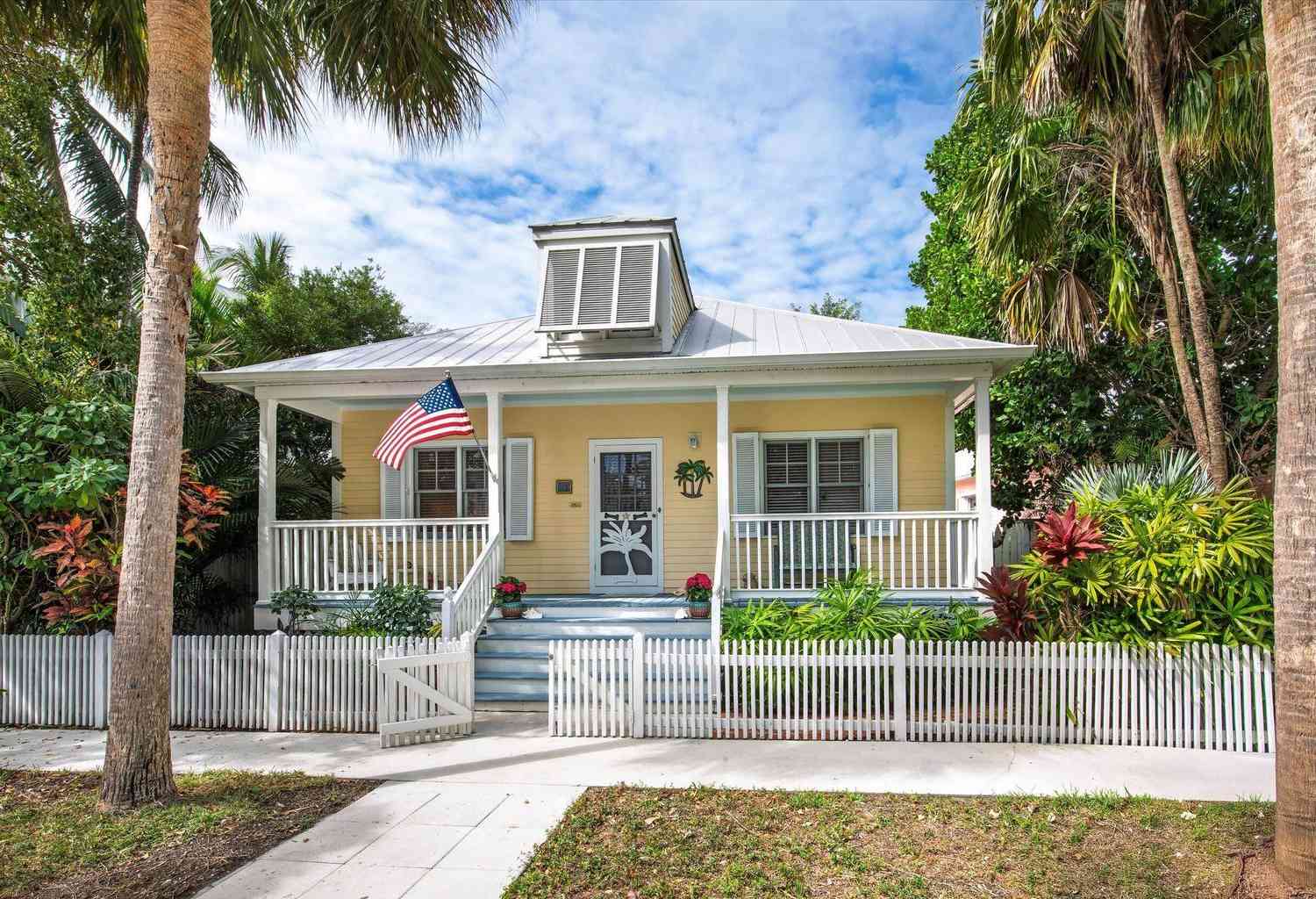 Condo For Sale - 26 Spoonbill Way WAY<br/> KEY WEST, FL 33040