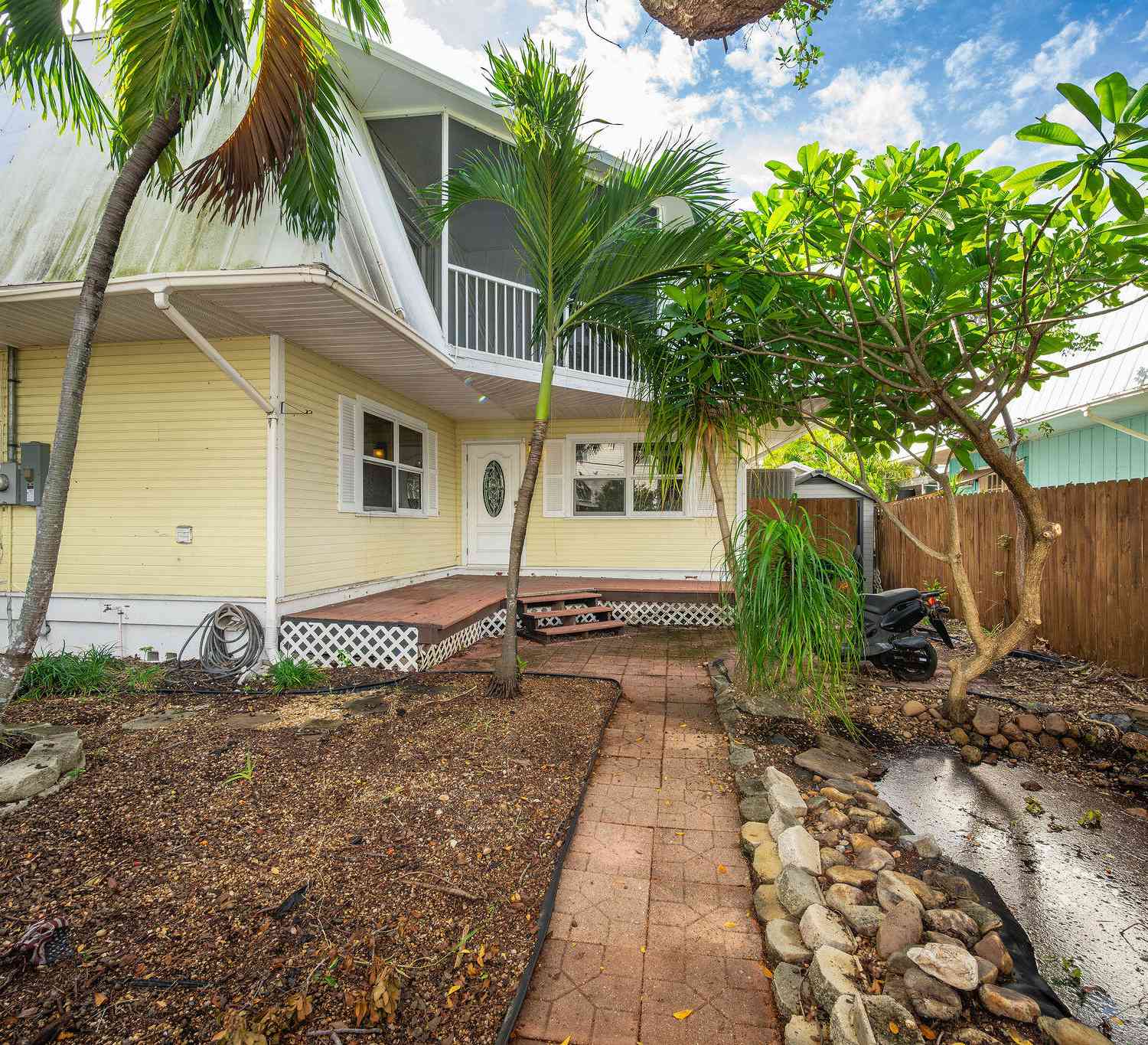 Homes For Sale - 3316 Harriet Avenue AVENUE<br/> KEY WEST, FL 33040