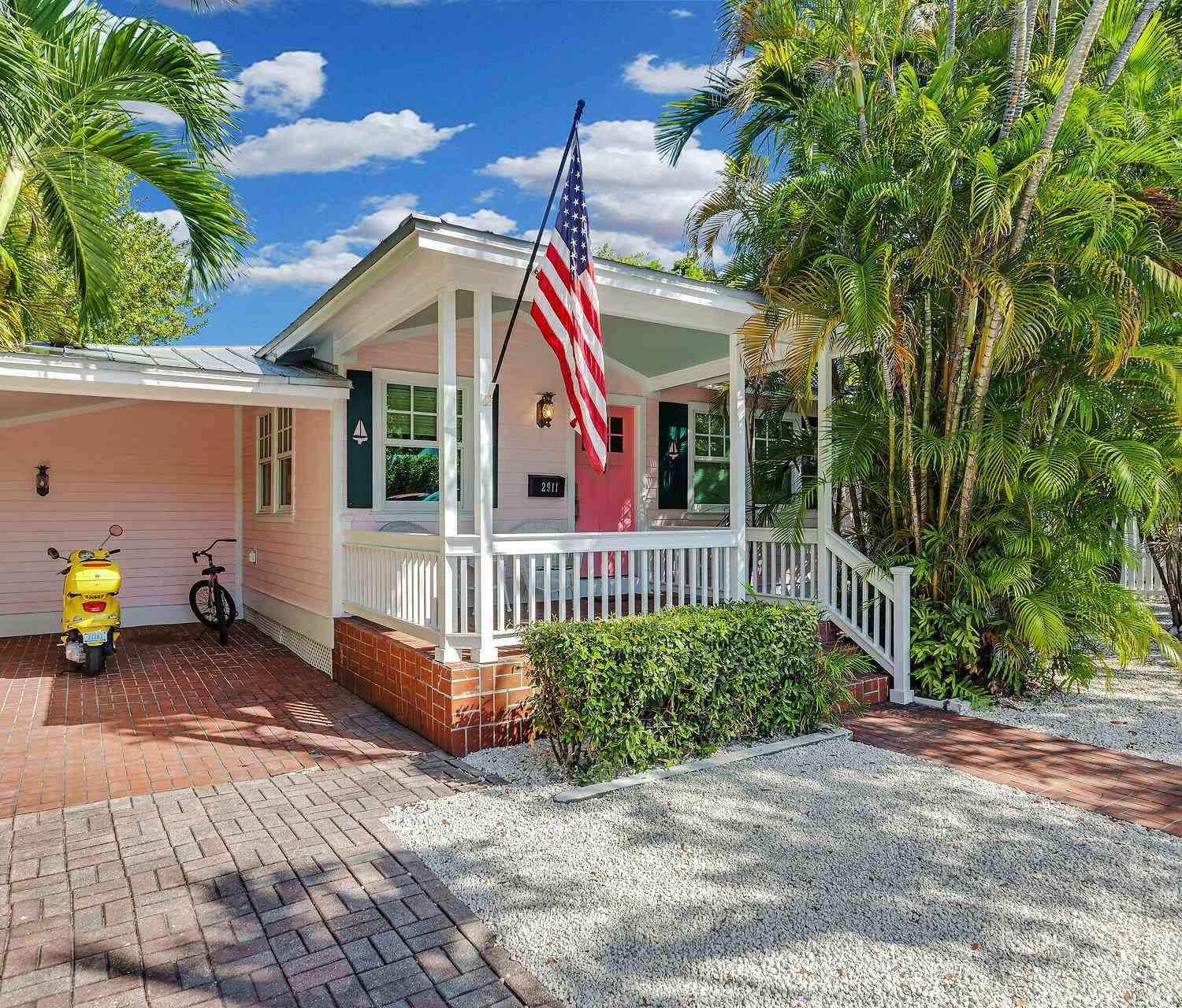 Homes For Sale - 2911 Seidenberg Avenue AVENUE<br/> KEY WEST, FL 33040