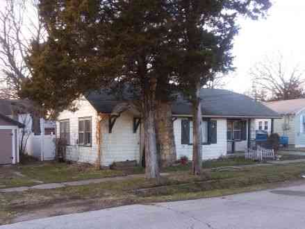 Homes For Sale - 173 Iowa St SE <br/> Camdenton, MO 65020