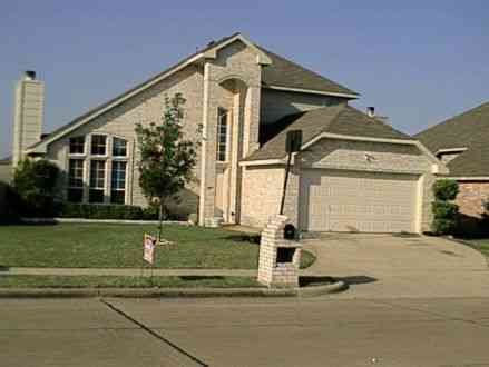 Homes For Sale - 300 Stone Creek Blvd <br/> Glenn Heights, TX 75154
