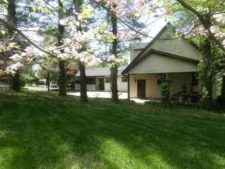 Homes For Sale - 8009 Old Orchard Trail <br/> Evansville, IN 47712